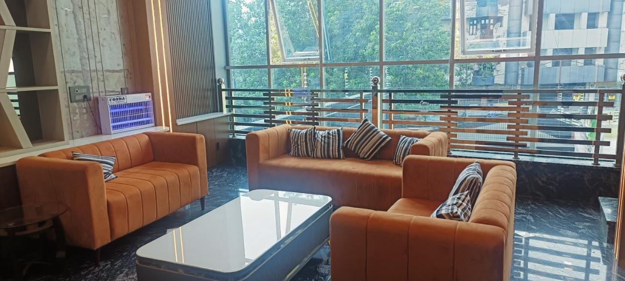 Hotel Sadhana Palace マトゥラー エクステリア 写真